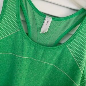 Gap- green razorback tank